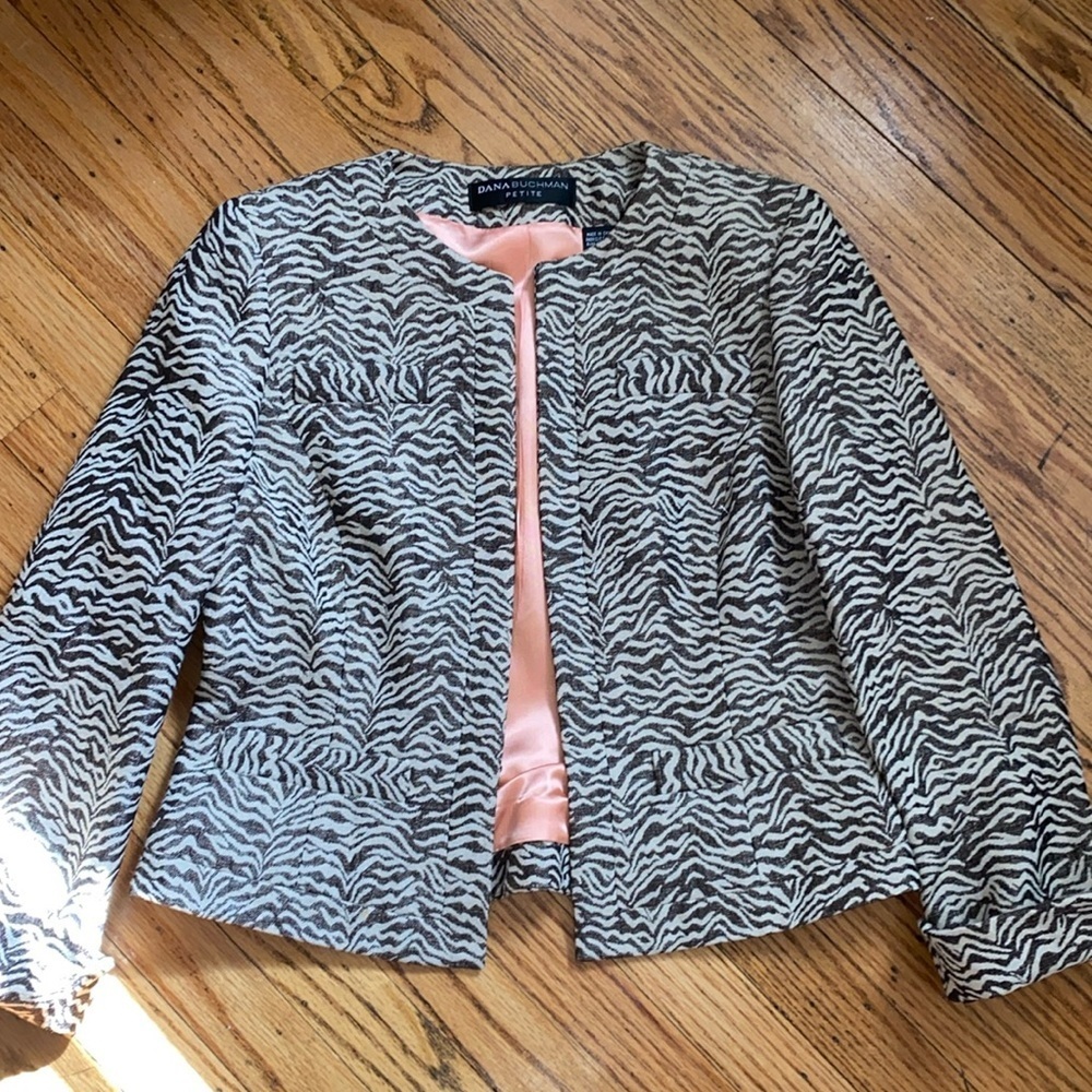Dana Buchman size 6p blazer
